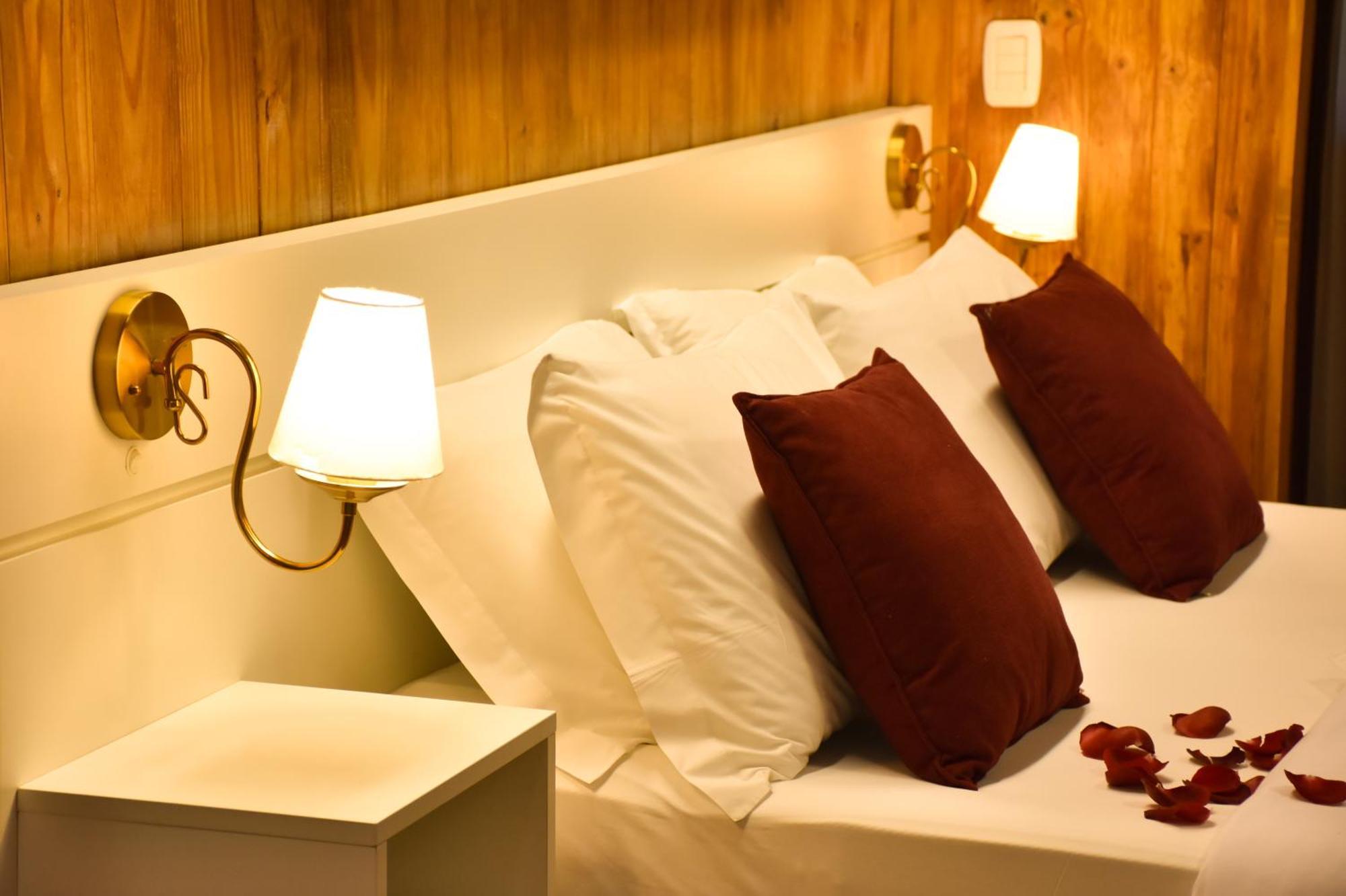 Luxury Suite with Hot Tub,1600572135:JPEG